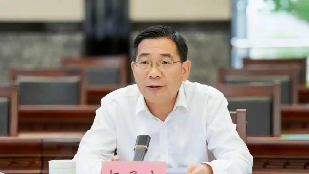 为什么资历足够，昆明市、海口市等市更换市长前只能任副市长、代市长，而没有直接任命为市长？