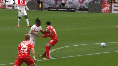 半场：莱比锡1-0美因茨，哈维-西蒙斯开场闪击