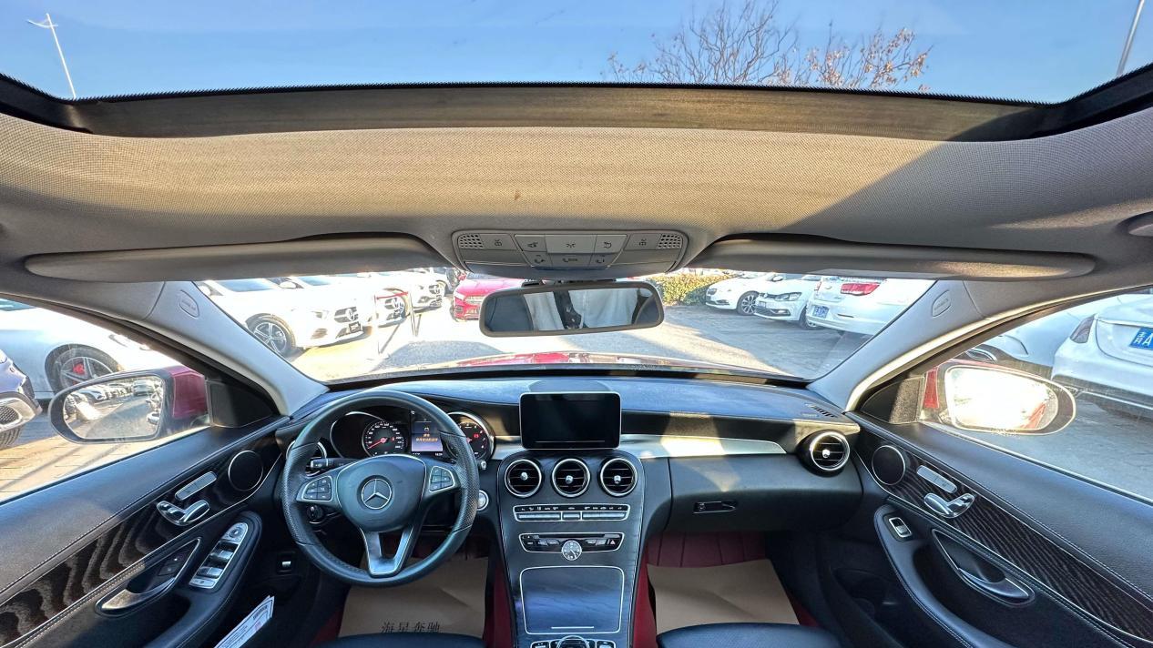 17年奔驰C200L运动版，一手车况，红色轿跑，10.99万圆你性能车梦