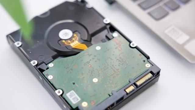 NAS玩家避坑指南，西部数据红盘才是王道！年终存储扩容必备