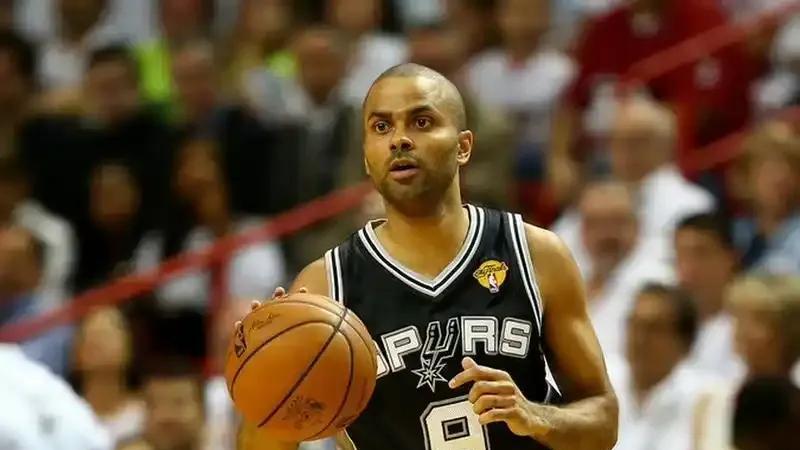 NBA历史十大国际球员，诺天王第二姚明仅第七，榜首无争议