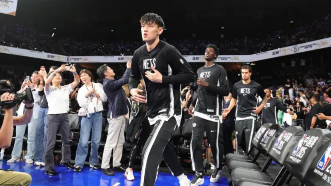 从宣传主角到板凳边缘人：曾凡博中国赛遭遇，揭开NBA冰冷的生意经