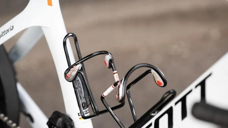 盘点那些职业公路车赛上还在使用的“古董”装备