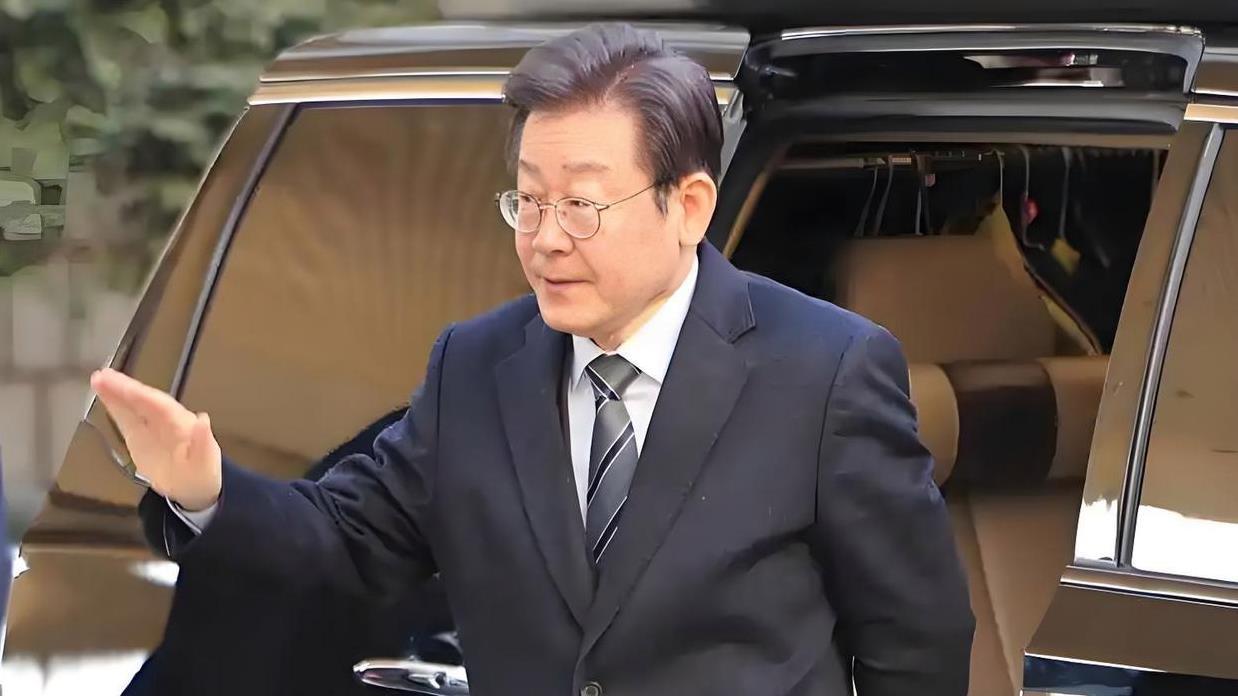 李在明山火视察遇袭