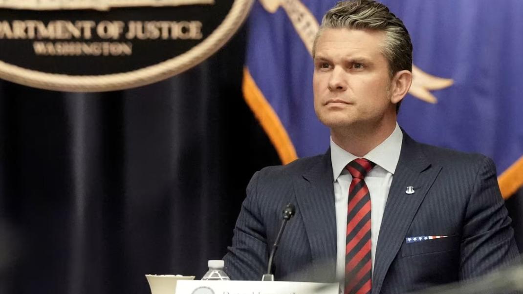 赫格赛斯变脸！中美防长会后声称关系史上最佳，自保论成为主旋律