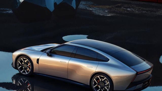 2025款小鹏P7要来了！全新官图更养眼，是你喜欢的吗