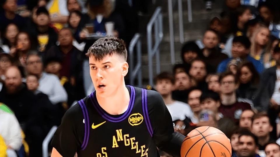 湖人惨败活塞！东契奇空砍30分，2替补尽力，詹姆斯艾顿迷失！