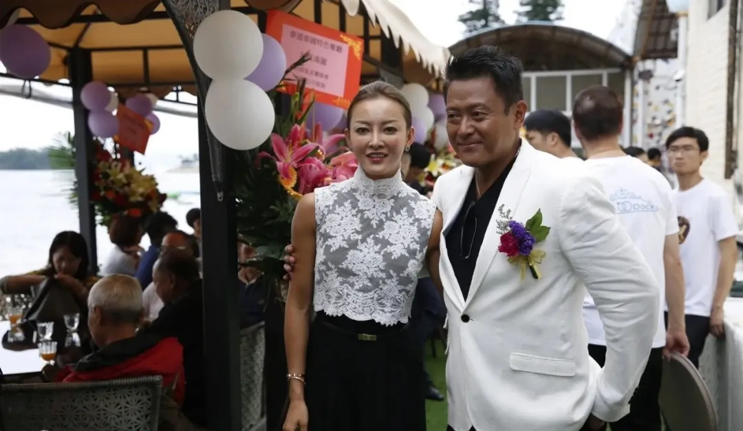 TVB前小生魏骏杰“哪吒”扮相！暴肥油腻大叔变身V脸型男