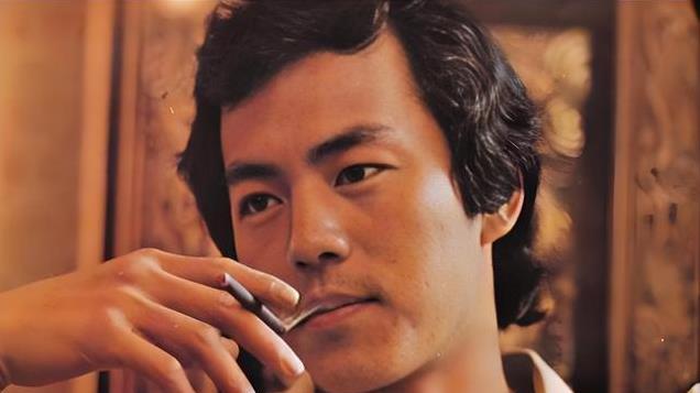 白彪：从“铁皮屋”男孩，到“郭靖专业户”