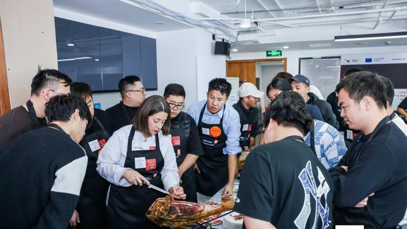 “伊比利亚火腿雕刻大师班”沪上开课，推动中国市场火腿文化发展