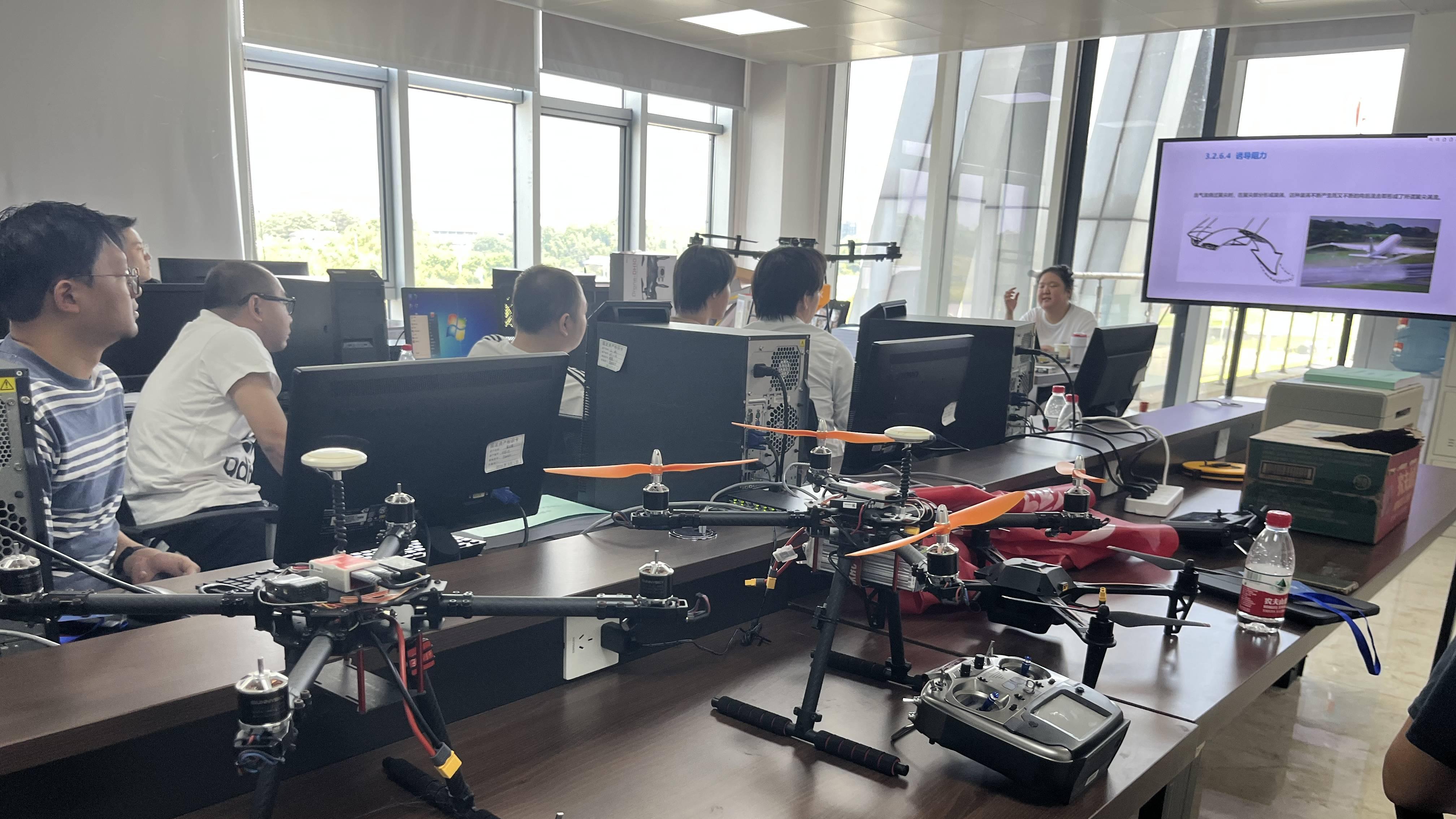 湖南专业的无人机飞行基地株洲航空城CAAC无人机执照培训班招生啦