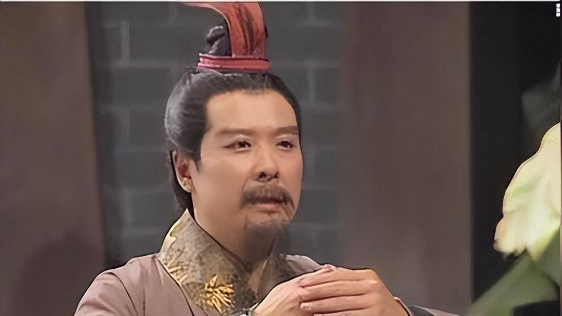 刘备登基当皇帝，却被三个“自己人”反对痛恨，这是咋回事？