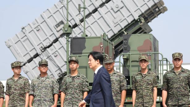 连发“3个停止”，中方一连制裁20家美企，台海问题越拖代价越大