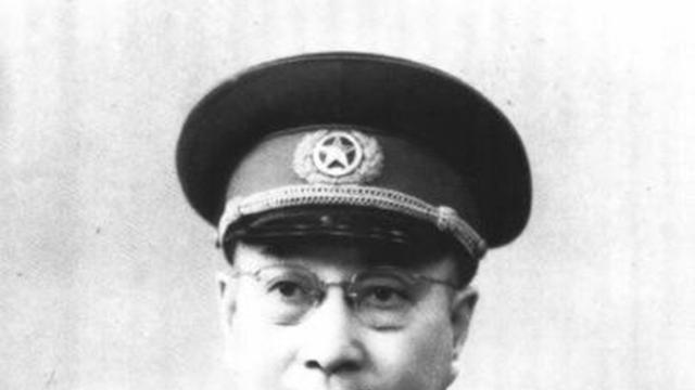 此人曾是双面间谍，建国初沦为小贩，陈赓：每月补贴他150元