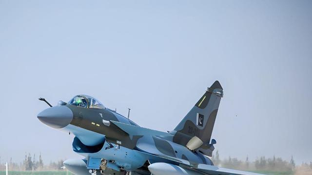 中国武器扬名印巴冲突，印度邻国来华采购，点名要巴铁同款