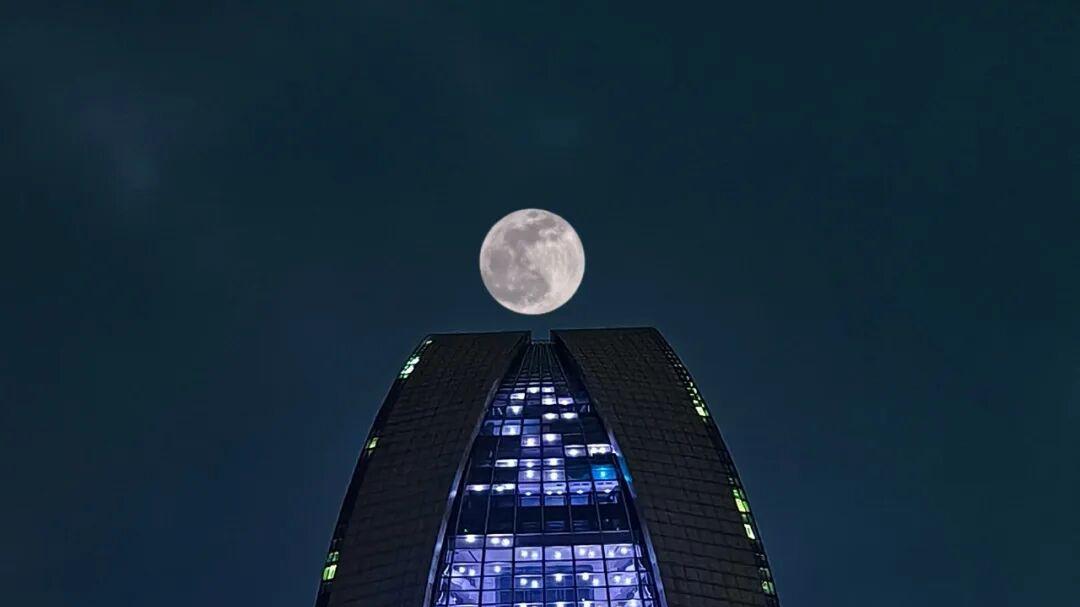 @昨晚没看到的朋友，佛山版“超级月亮” 浪漫降临→