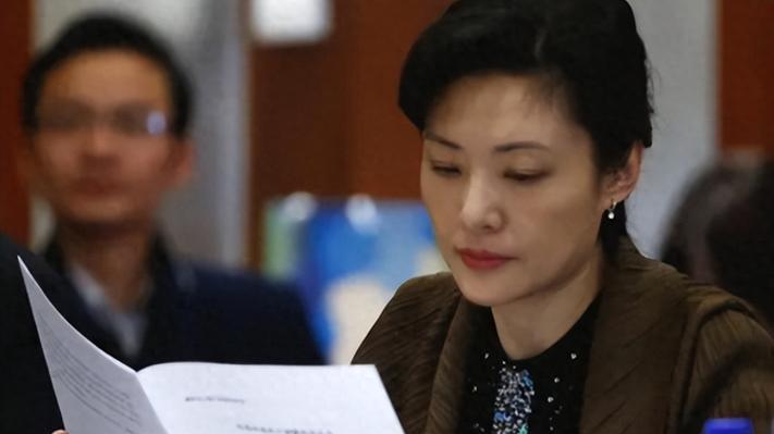 主持人周涛：与姚宏离婚后，转身再嫁富豪，直言对女儿心中有愧