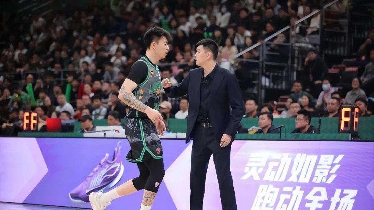 19分6篮板2抢断4盖帽！CBA第一小前锋正式易主，张镇麟被超越