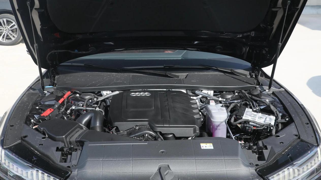 奥迪终于亲民！41.87万降至30万多，比A6L档次高，245马力配四驱