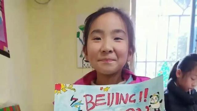 重庆10岁女孩随继父去江边玩水，随后岸边离奇失踪，最新细节曝光