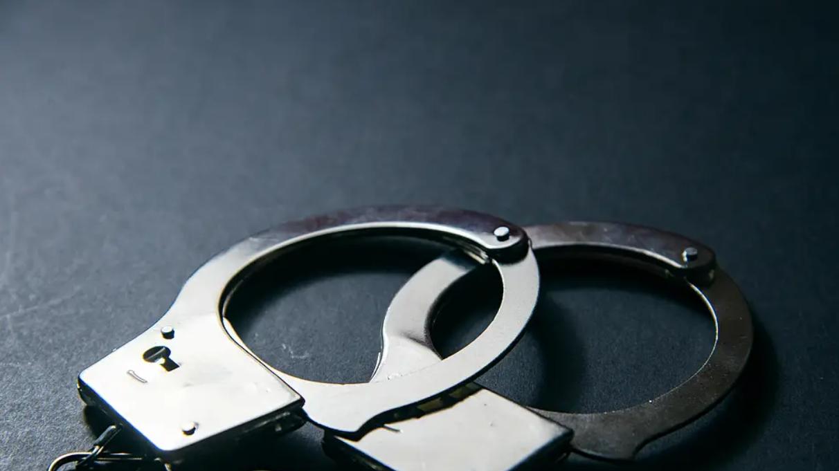 从狗咬人到一死一伤：一起邻里冲突的悲剧演变