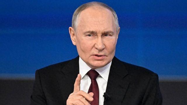 ​当解放军的军靴铿锵踏上红场，日本却成了大国博弈的“孤岛”？