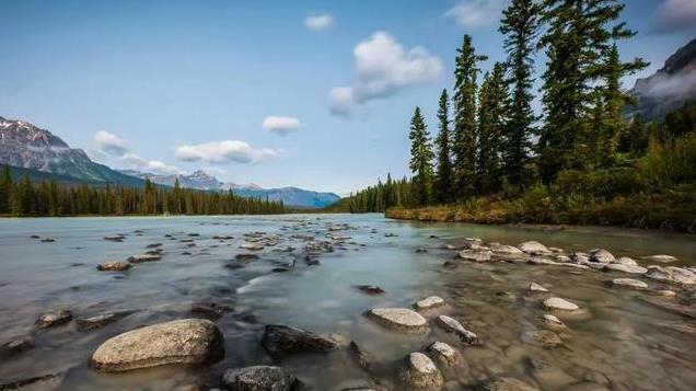 父母过世十年后，你再回老家，就会发现人生是一场“轮回”