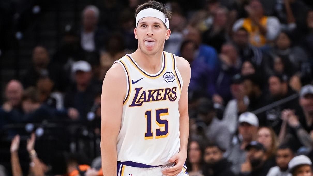 单节31-15，湖人逆袭鱼腩球队，还有1个好消息，詹姆斯即将回归