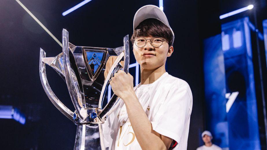 《Dota》玩家看了《英雄联盟》比赛后…