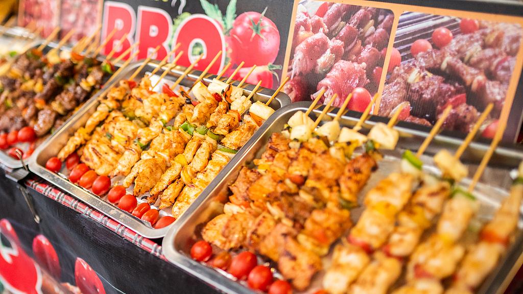 张立军的创业故事：肯吃苦，30万不是梦！烧烤摊创业全攻略