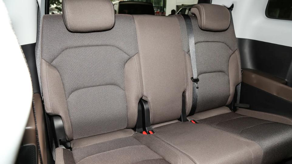 三种动力两种前脸造型，五菱星光730准备充分，势必要大火一把