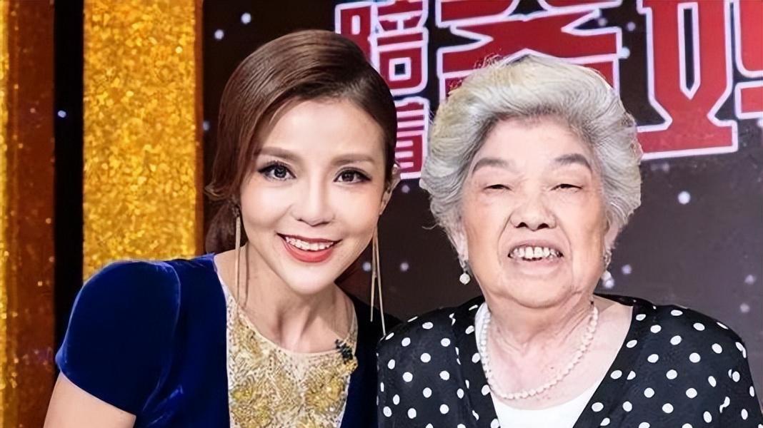 央视主持人朱迅，生命终将结束，为何不勇敢面对生命的终点呢？