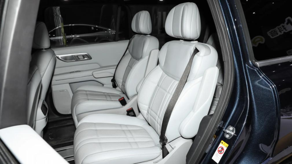 30万预算想买新能源SUV，不妨看看深蓝S09，续航扎实，实用性强