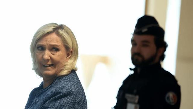 欧洲政坛地震，特朗普提了个要求，法国铁娘子拒绝，内战真打不得