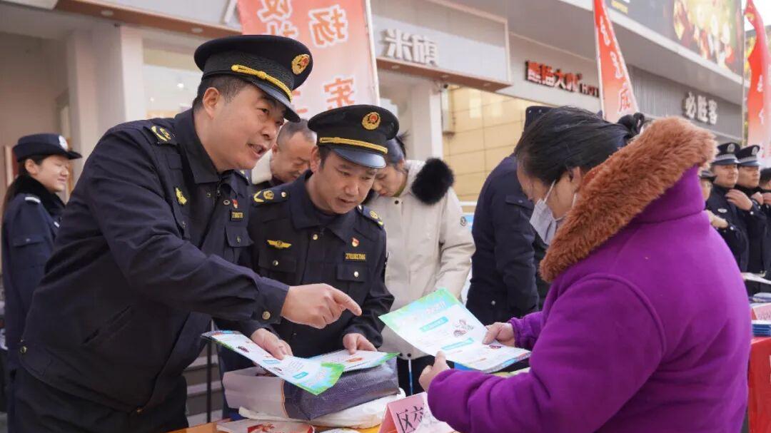 临潼区举办“国家宪法日”集中宣传活动