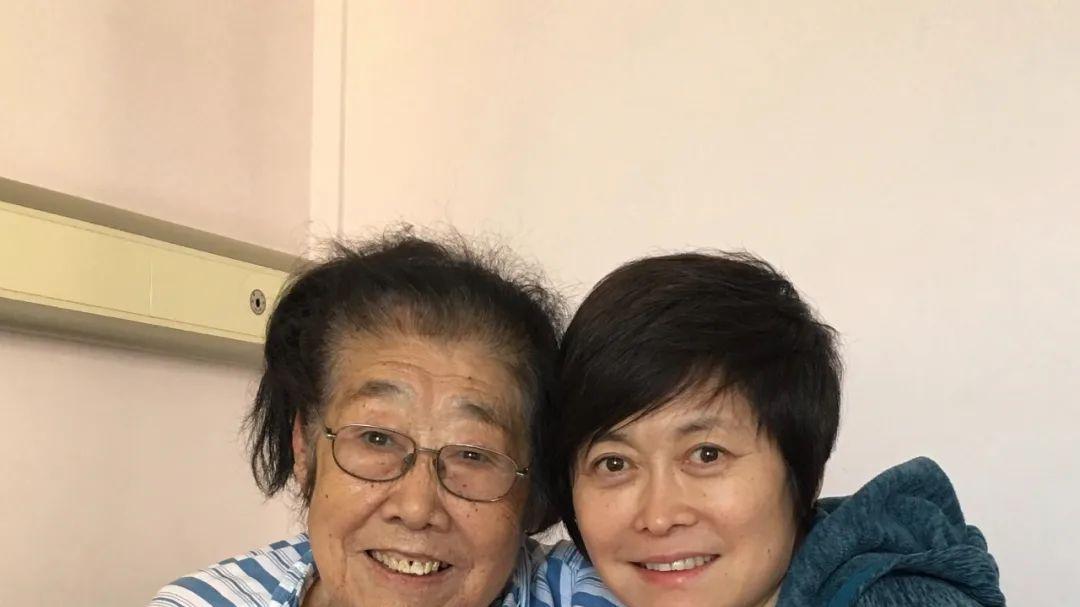 忆母亲丨日复一日，年复一年，海滩是风景，妈妈也成了海滩上的风景