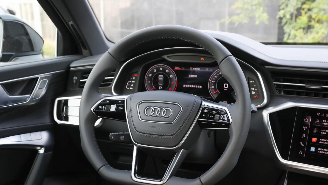 终端优惠最高20万？车长超5m，入门2.0T动力，奥迪A6L