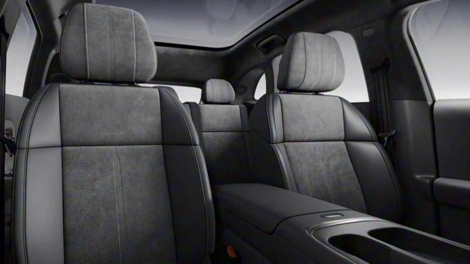 通勤 / 炸街两不误！零跑 Lafa5 首发，年轻人的轿跑新选择