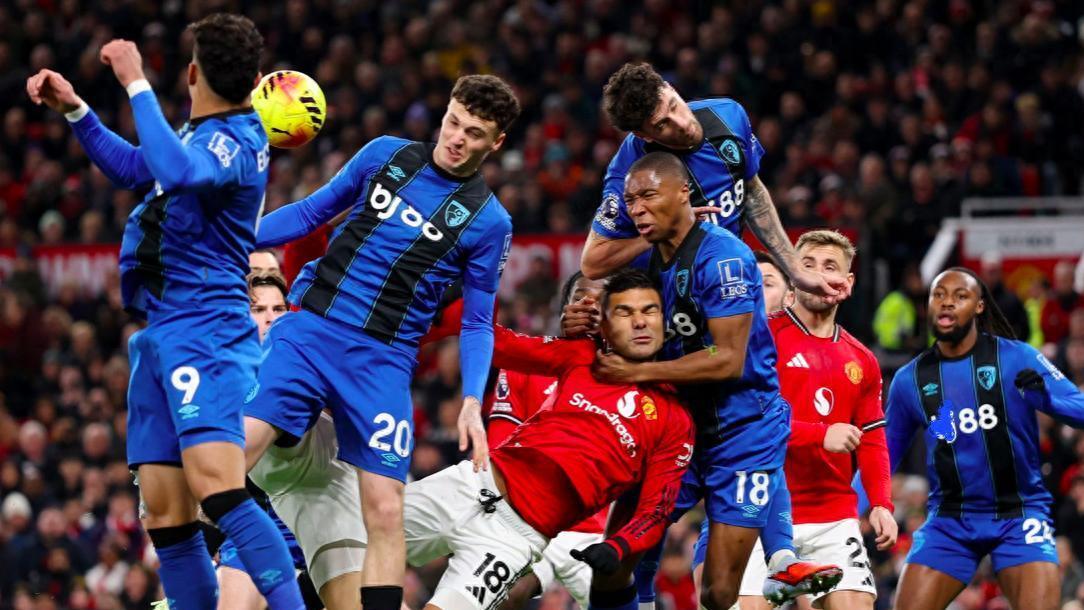 4-4神剧本！B费传射+库尼亚破荒难救主，84分钟被绝平曼联憾失三分