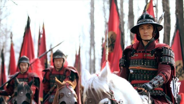 岳飞下令处决40个逃兵，心软放过了一个，不料此人竟成世界名将