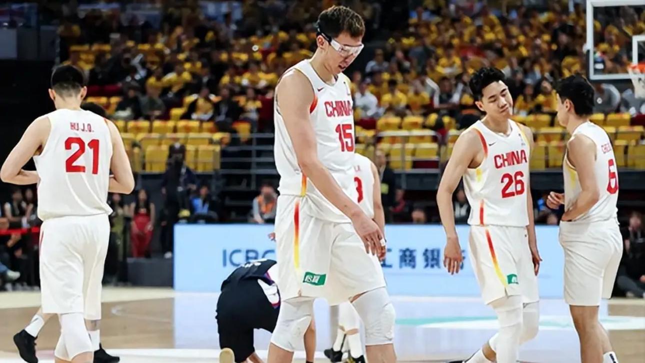 中国男篮主场翻车揪出最大隐患！他出战24分投篮全铁正负值垫底