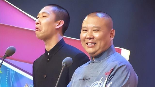 豪气! 曹云金北京私人会所聚餐，4瓶茅台吃烤全羊, 椅子都是宾利