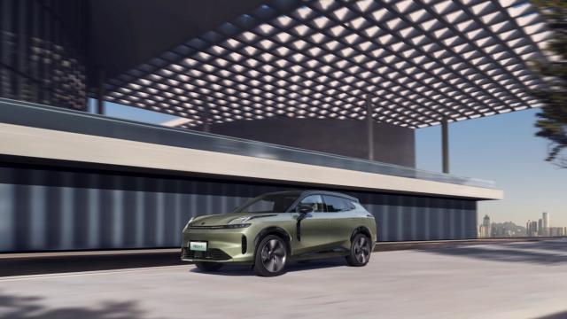 当果粉遇见智能座驾，领克08 EM-P重新定义出行“无感默契”！