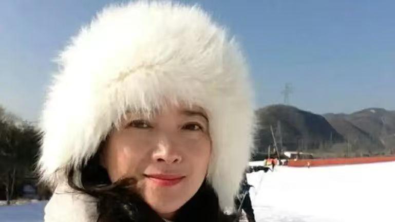 何晴生前最后露面曝光，面色红润没病容，六小龄童悼念：一路走好