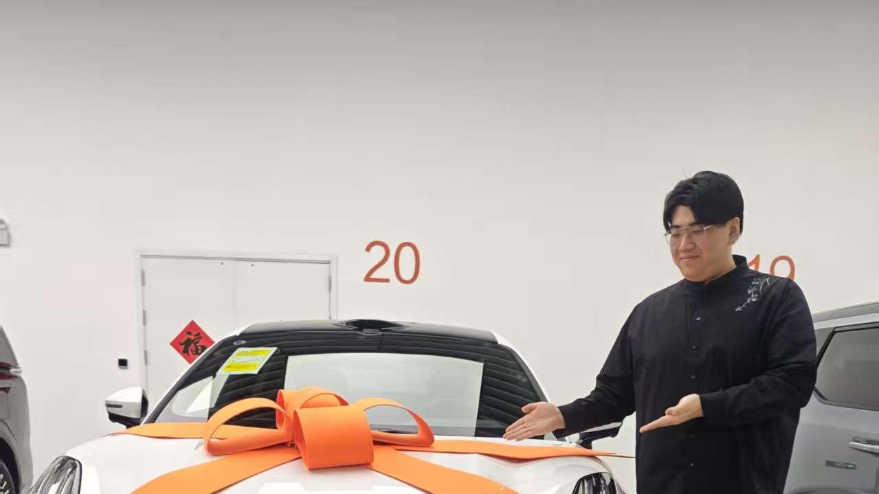 终于等来焕新极氪001，同事的购车逻辑很现实