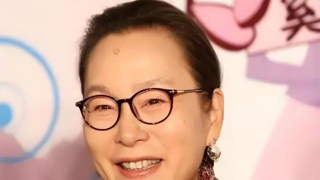 奚美娟月子期被抛弃，独自抚养儿子28年，晚年竟被前夫揭穿真面目