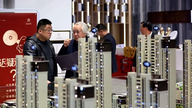 李嘉诚还是出事了！香港廉政公署出手，逮捕10人只是一个开始