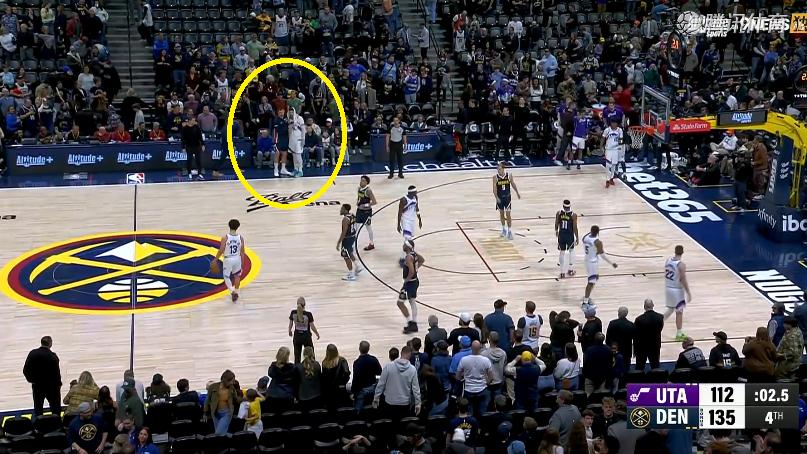 24记三分！约基奇14+13+13，最后5秒，约基奇走过去，一把抱住努尔基奇