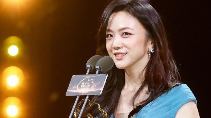 C位被抢，宣传没有，她这顶流当的真窝囊