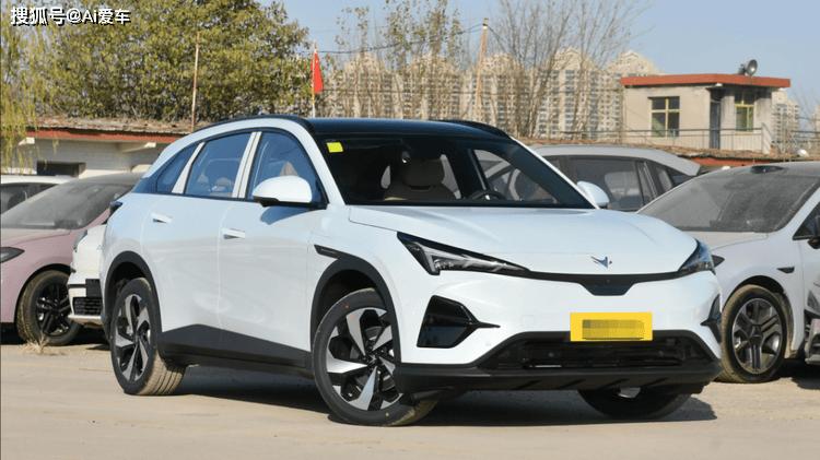 新车｜纯电续航提升至705km/增程版1215km，极狐T5预售12.38万起